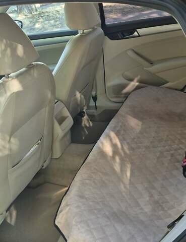 Красный Фольксваген Пассат, объемом двигателя 2.48 л и пробегом 259 тыс. км за 8300 $, фото 8 на Automoto.ua