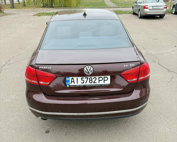 Красный Фольксваген Пассат, объемом двигателя 1.97 л и пробегом 188 тыс. км за 10000 $, фото 2 на Automoto.ua