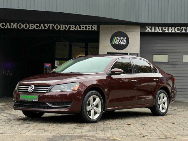 Красный Фольксваген Пассат, объемом двигателя 2.5 л и пробегом 70 тыс. км за 9900 $, фото 1 на Automoto.ua