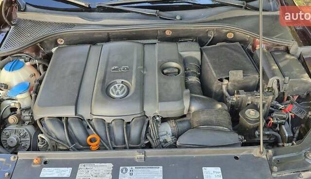 Красный Фольксваген Пассат, объемом двигателя 2.48 л и пробегом 259 тыс. км за 8300 $, фото 10 на Automoto.ua