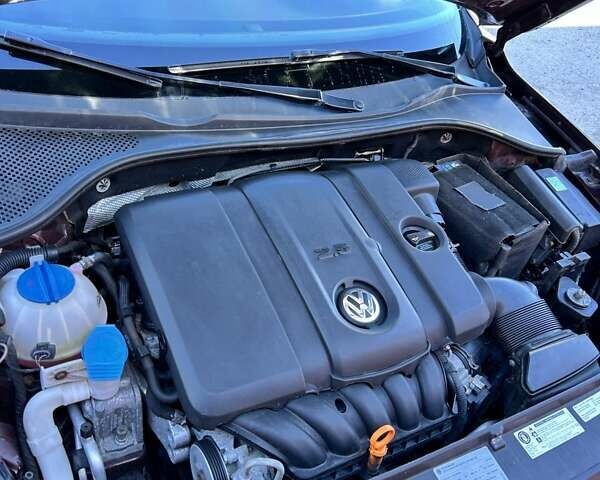 Красный Фольксваген Пассат, объемом двигателя 2.48 л и пробегом 122 тыс. км за 9500 $, фото 28 на Automoto.ua