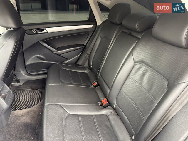 Красный Фольксваген Пассат, объемом двигателя 2.48 л и пробегом 384 тыс. км за 8499 $, фото 38 на Automoto.ua