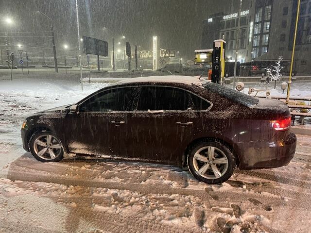 Красный Фольксваген Пассат, объемом двигателя 2.5 л и пробегом 298 тыс. км за 7000 $, фото 2 на Automoto.ua