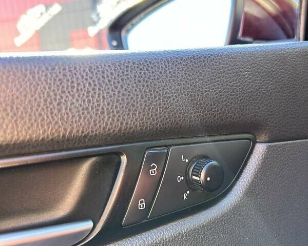 Красный Фольксваген Пассат, объемом двигателя 2.48 л и пробегом 122 тыс. км за 9500 $, фото 22 на Automoto.ua