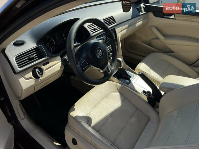 Червоний Фольксваген Пассат, об'ємом двигуна 2.5 л та пробігом 290 тис. км за 8800 $, фото 10 на Automoto.ua