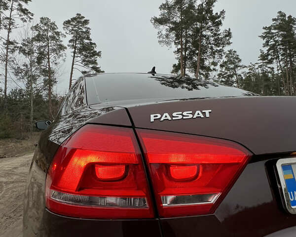 Червоний Фольксваген Пассат, об'ємом двигуна 2.48 л та пробігом 110 тис. км за 11700 $, фото 10 на Automoto.ua