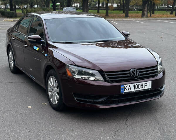 Красный Фольксваген Пассат, объемом двигателя 2.48 л и пробегом 241 тыс. км за 9500 $, фото 1 на Automoto.ua
