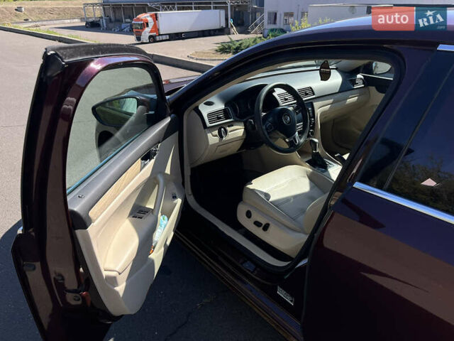 Червоний Фольксваген Пассат, об'ємом двигуна 2.5 л та пробігом 290 тис. км за 8800 $, фото 9 на Automoto.ua