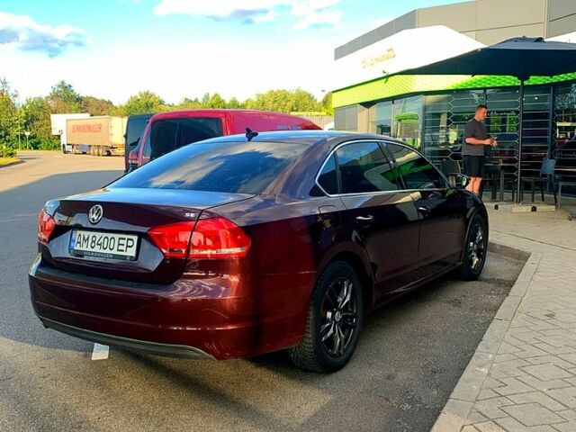 Червоний Фольксваген Пассат, об'ємом двигуна 2.5 л та пробігом 210 тис. км за 8500 $, фото 3 на Automoto.ua