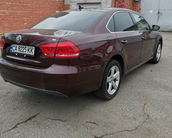 Красный Фольксваген Пассат, объемом двигателя 2.48 л и пробегом 259 тыс. км за 8300 $, фото 2 на Automoto.ua