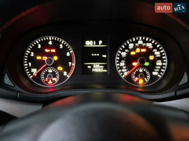 Красный Фольксваген Пассат, объемом двигателя 2.48 л и пробегом 241 тыс. км за 9500 $, фото 11 на Automoto.ua