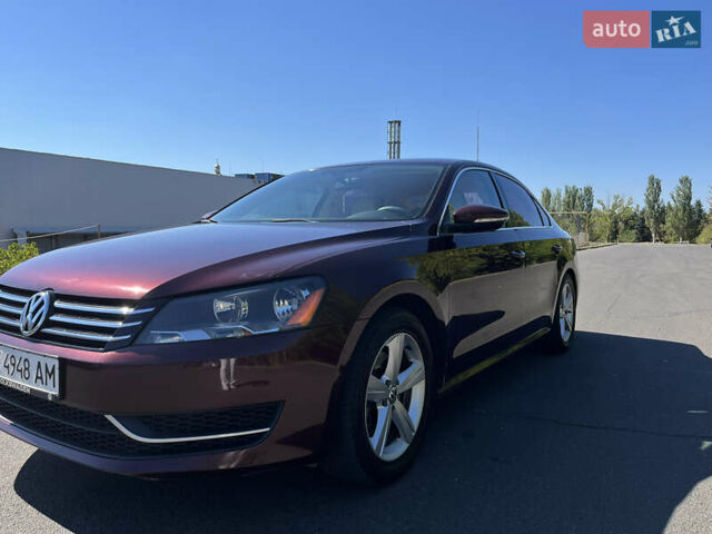 Червоний Фольксваген Пассат, об'ємом двигуна 2.5 л та пробігом 290 тис. км за 8800 $, фото 2 на Automoto.ua