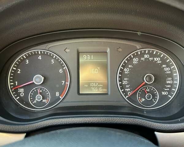 Красный Фольксваген Пассат, объемом двигателя 2.48 л и пробегом 122 тыс. км за 9500 $, фото 25 на Automoto.ua