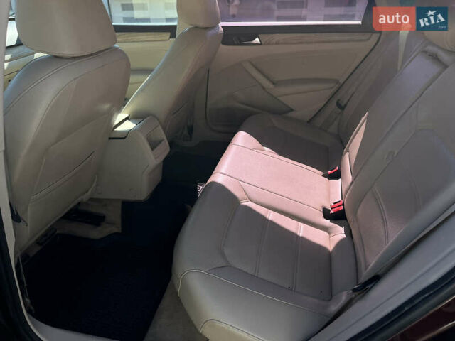 Червоний Фольксваген Пассат, об'ємом двигуна 2.5 л та пробігом 290 тис. км за 8800 $, фото 16 на Automoto.ua