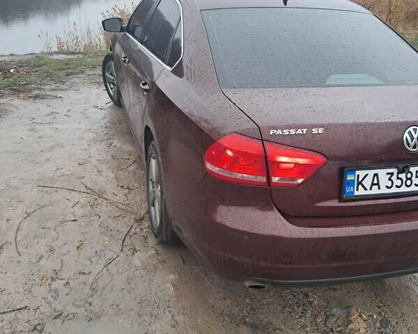Красный Фольксваген Пассат, объемом двигателя 2 л и пробегом 304 тыс. км за 9200 $, фото 3 на Automoto.ua