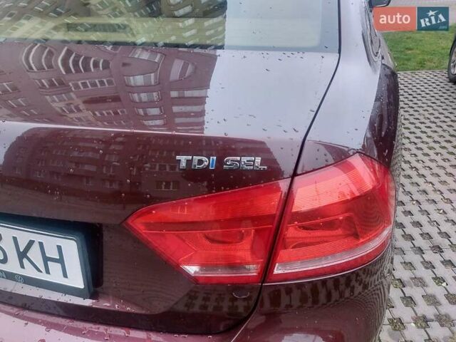 Красный Фольксваген Пассат, объемом двигателя 2 л и пробегом 163 тыс. км за 10750 $, фото 2 на Automoto.ua