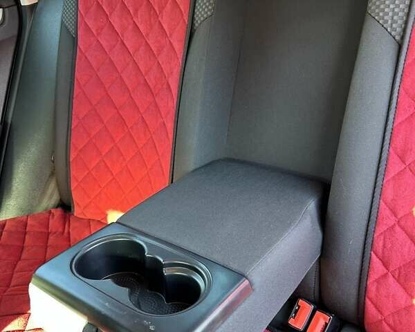 Красный Фольксваген Пассат, объемом двигателя 2.48 л и пробегом 122 тыс. км за 9500 $, фото 19 на Automoto.ua