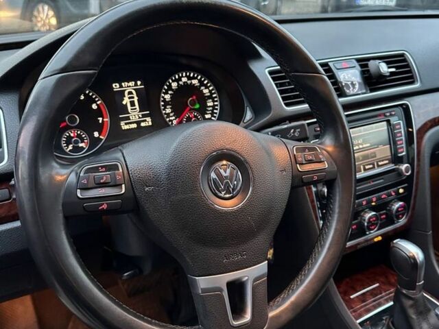 Красный Фольксваген Пассат, объемом двигателя 2.5 л и пробегом 2 тыс. км за 11200 $, фото 6 на Automoto.ua