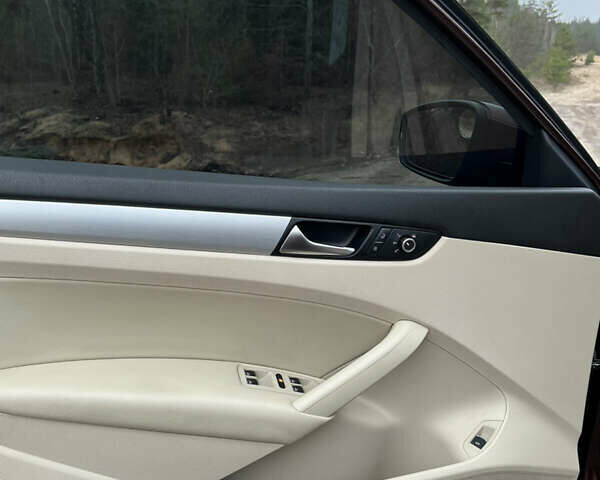 Червоний Фольксваген Пассат, об'ємом двигуна 2.48 л та пробігом 110 тис. км за 11700 $, фото 13 на Automoto.ua