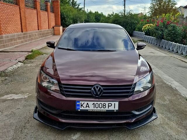 Красный Фольксваген Пассат, объемом двигателя 2.5 л и пробегом 235 тыс. км за 11000 $, фото 3 на Automoto.ua