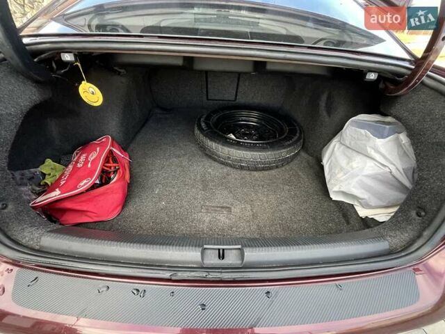 Червоний Фольксваген Пассат, об'ємом двигуна 2.5 л та пробігом 262 тис. км за 8499 $, фото 23 на Automoto.ua