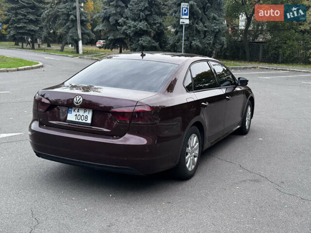 Красный Фольксваген Пассат, объемом двигателя 2.48 л и пробегом 241 тыс. км за 9500 $, фото 7 на Automoto.ua