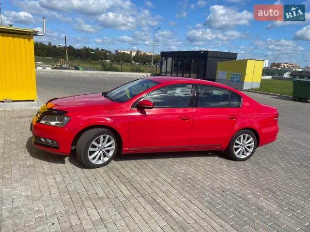 Красный Фольксваген Пассат, объемом двигателя 2 л и пробегом 169 тыс. км за 10000 $, фото 3 на Automoto.ua