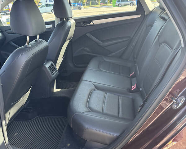 Красный Фольксваген Пассат, объемом двигателя 2.5 л и пробегом 264 тыс. км за 8999 $, фото 14 на Automoto.ua