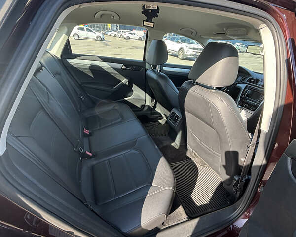 Красный Фольксваген Пассат, объемом двигателя 2.5 л и пробегом 264 тыс. км за 8999 $, фото 15 на Automoto.ua