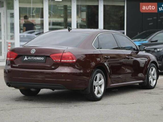 Красный Фольксваген Пассат, объемом двигателя 2.48 л и пробегом 228 тыс. км за 11000 $, фото 3 на Automoto.ua