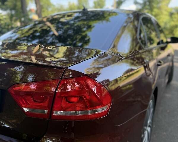 Червоний Фольксваген Пассат, об'ємом двигуна 2.5 л та пробігом 150 тис. км за 11999 $, фото 15 на Automoto.ua