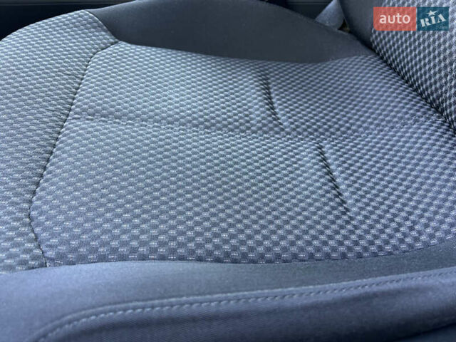 Красный Фольксваген Пассат, объемом двигателя 1.6 л и пробегом 260 тыс. км за 8800 $, фото 47 на Automoto.ua