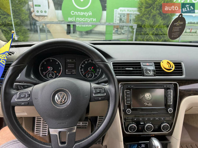 Червоний Фольксваген Пассат, об'ємом двигуна 2 л та пробігом 143 тис. км за 14000 $, фото 11 на Automoto.ua