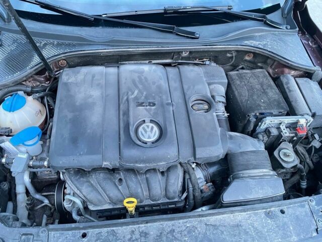 Червоний Фольксваген Пассат, об'ємом двигуна 2.5 л та пробігом 224 тис. км за 10700 $, фото 7 на Automoto.ua