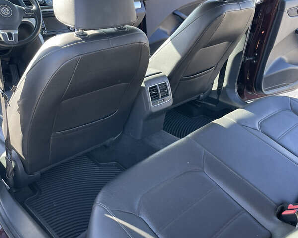 Фольксваген Пассат 2013 в Киеве на Automoto.ua Красный Фольксваген Пассат, объемом двигателя 2.48 л и пробегом 210 тыс. км за 9500 $, фото 24 на Automoto.ua