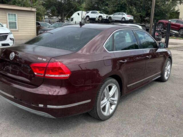 Красный Фольксваген Пассат, объемом двигателя 2 л и пробегом 83 тыс. км за 12100 $, фото 3 на Automoto.ua