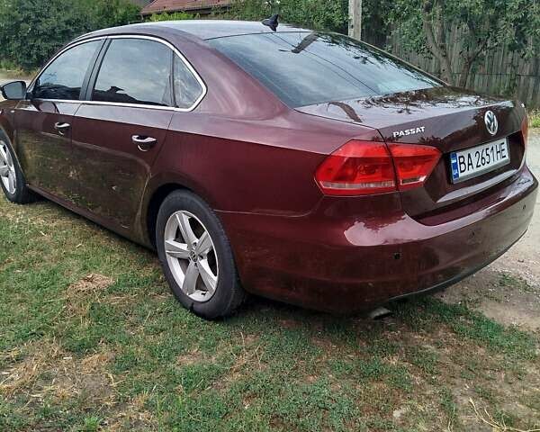 Червоний Фольксваген Пассат, об'ємом двигуна 1.8 л та пробігом 185 тис. км за 12000 $, фото 9 на Automoto.ua