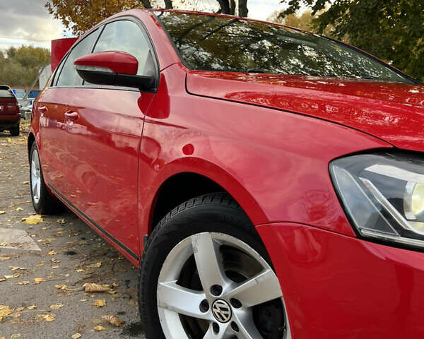 Фольксваген Пассат 2013 в Львове на Automoto.ua Красный Фольксваген Пассат, объемом двигателя 1.4 л и пробегом 268 тыс. км за 8200 $, фото 5 на Automoto.ua