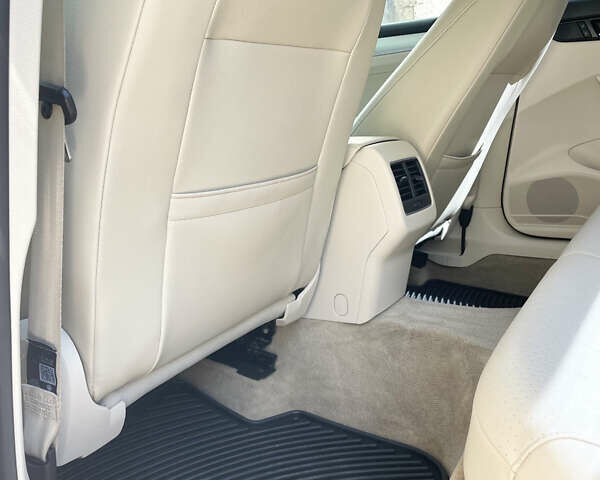 Красный Фольксваген Пассат, объемом двигателя 2.48 л и пробегом 298 тыс. км за 10500 $, фото 7 на Automoto.ua