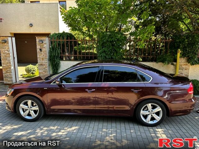 Червоний Фольксваген Пассат, об'ємом двигуна 1.8 л та пробігом 150 тис. км за 10200 $, фото 2 на Automoto.ua