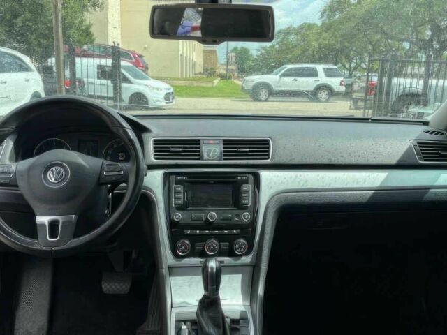 Красный Фольксваген Пассат, объемом двигателя 2 л и пробегом 83 тыс. км за 12100 $, фото 6 на Automoto.ua