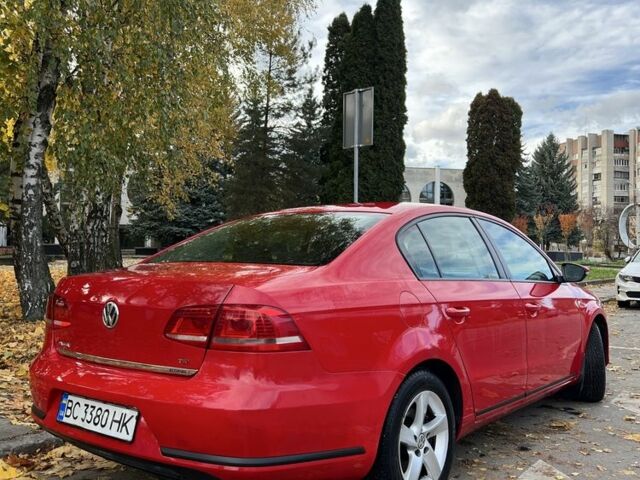 Фольксваген Пассат 2013 в Львове на Automoto.ua Красный Фольксваген Пассат, объемом двигателя 1.4 л и пробегом 268 тыс. км за 8200 $, фото 3 на Automoto.ua