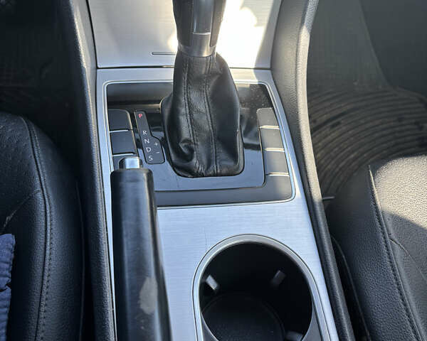 Красный Фольксваген Пассат, объемом двигателя 2.5 л и пробегом 264 тыс. км за 8999 $, фото 13 на Automoto.ua