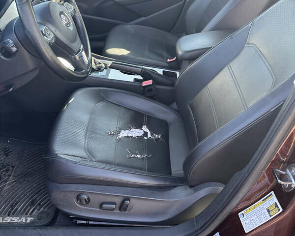 Красный Фольксваген Пассат, объемом двигателя 2.5 л и пробегом 264 тыс. км за 8999 $, фото 18 на Automoto.ua