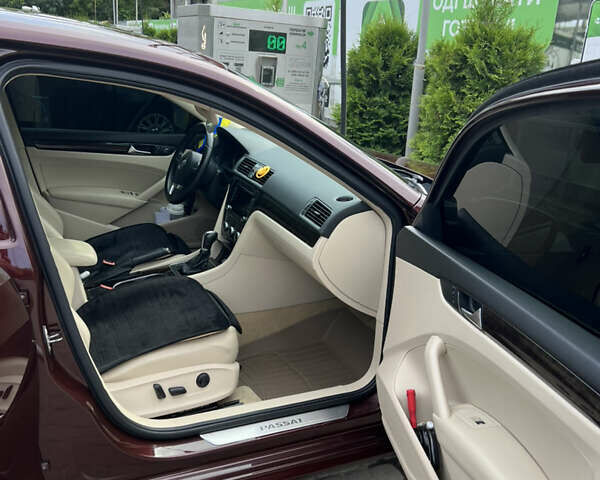 Червоний Фольксваген Пассат, об'ємом двигуна 2 л та пробігом 143 тис. км за 14000 $, фото 3 на Automoto.ua