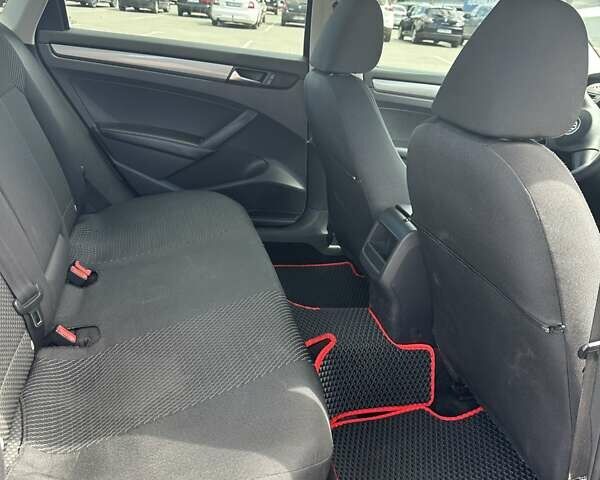 Червоний Фольксваген Пассат, об'ємом двигуна 2.5 л та пробігом 236 тис. км за 8800 $, фото 6 на Automoto.ua