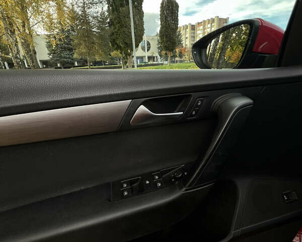 Фольксваген Пассат 2013 в Львове на Automoto.ua Красный Фольксваген Пассат, объемом двигателя 1.4 л и пробегом 268 тыс. км за 8200 $, фото 21 на Automoto.ua