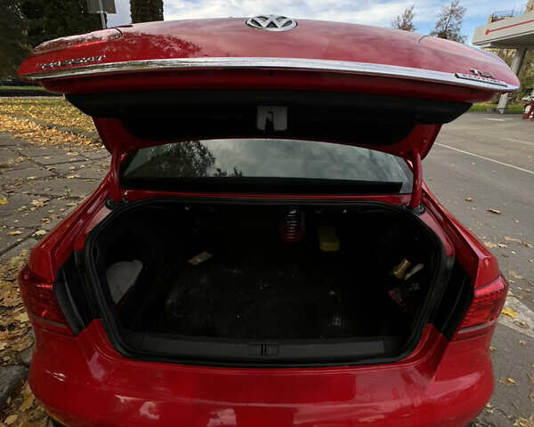 Фольксваген Пассат 2013 в Львове на Automoto.ua Красный Фольксваген Пассат, объемом двигателя 1.4 л и пробегом 268 тыс. км за 8200 $, фото 24 на Automoto.ua