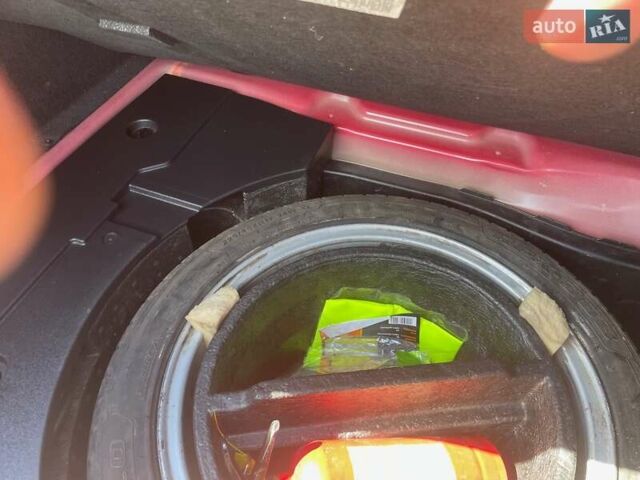 Красный Фольксваген Пассат, объемом двигателя 2 л и пробегом 169 тыс. км за 10000 $, фото 15 на Automoto.ua