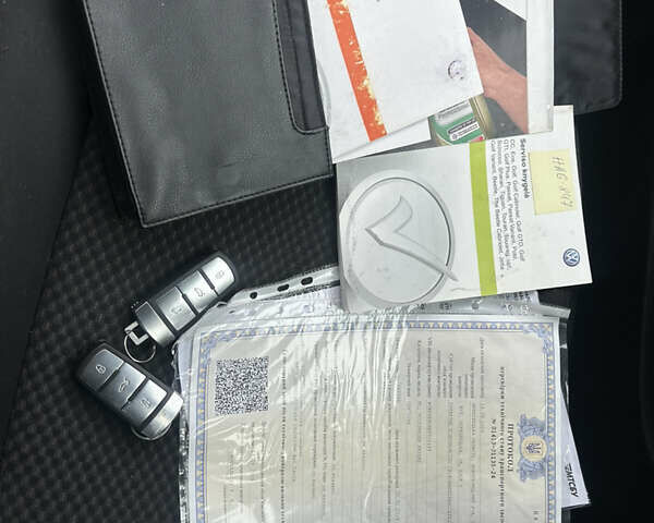 Красный Фольксваген Пассат, объемом двигателя 1.6 л и пробегом 260 тыс. км за 8800 $, фото 30 на Automoto.ua